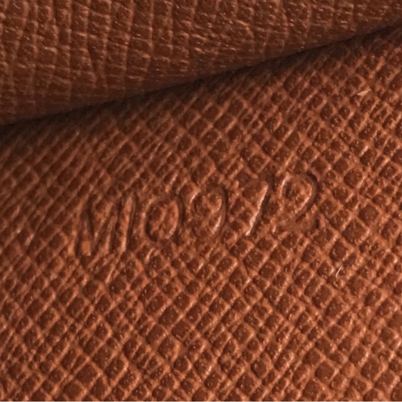 LOUIS VUITTON Porte Documents Bandoulier brifcase. - Picture 6 of 7